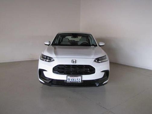 White 2024 Honda HR-V LX
