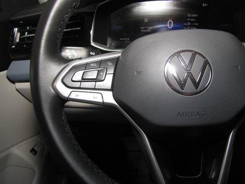 Black 2025 Volkswagen Jetta 1.5T SE