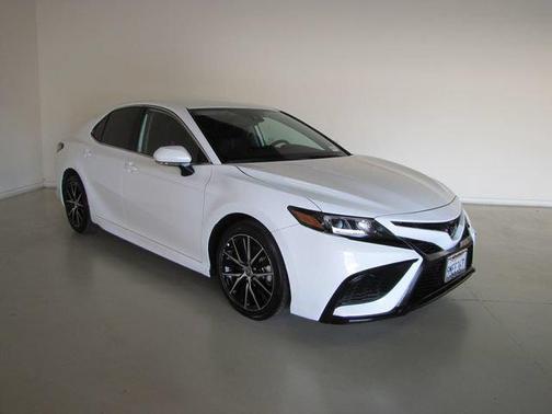 White 2024 Toyota Camry SE