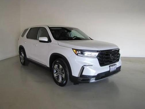 White 2024 Honda Pilot EX-L