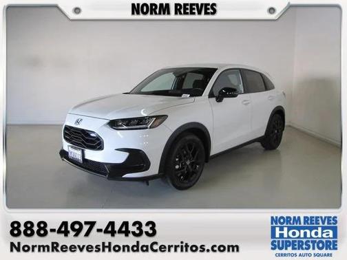 White 2024 Honda HR-V 2WD Sport