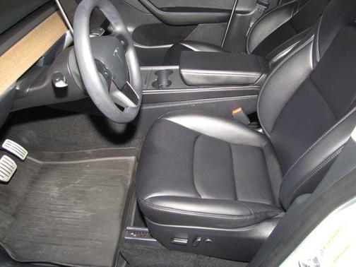 White 2024 Tesla Model Y Performance Dual Motor All-Wheel Drive