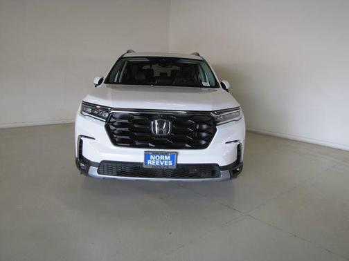 White 2023 Honda Pilot AWD Elite
