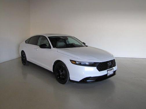 White 2025 Honda Accord SE