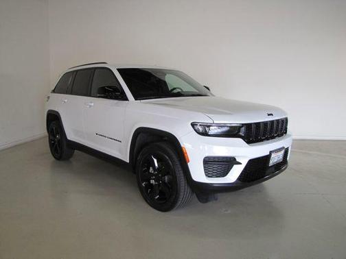 White 2025 Jeep Grand Cherokee Altitude