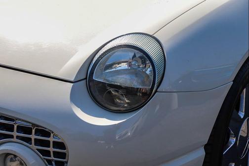 White 2002 Ford Thunderbird Base