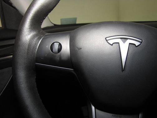 Blue 2022 Tesla Model 3 Long Range