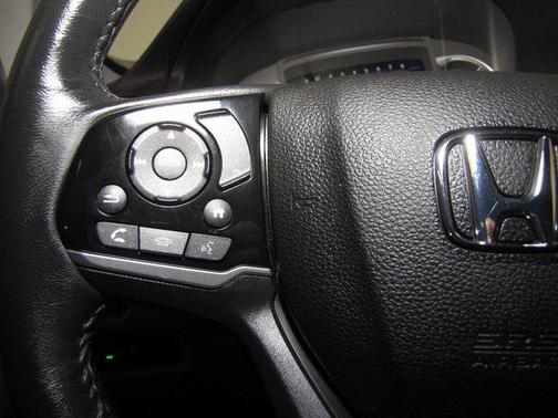 2022 Honda Pilot Touring 8-Passenger