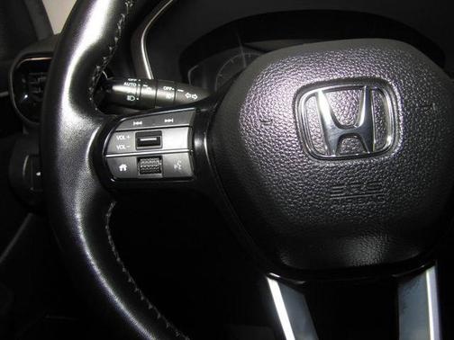 White 2025 Honda Pilot Touring 8-Passenger