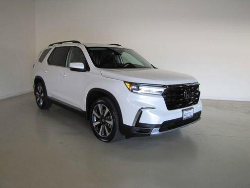 White 2025 Honda Pilot Touring 8-Passenger