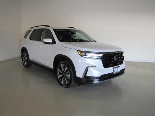 White 2025 Honda Pilot Touring 8-Passenger