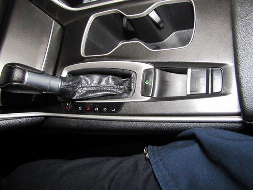 Photo 5 of 27 of 2020 Honda Accord LX 1.5T