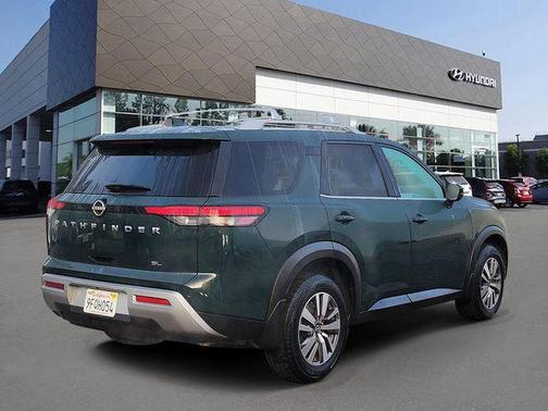 Green 2023 Nissan Pathfinder SL FWD