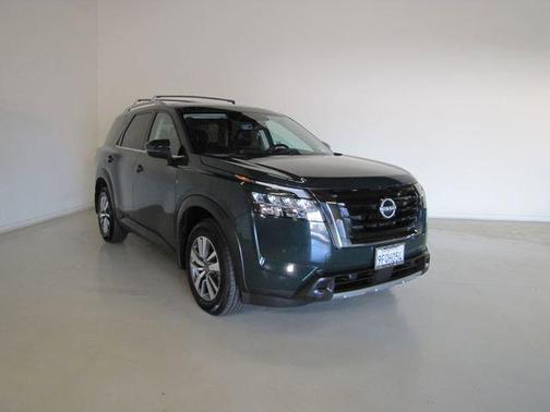 Green 2023 Nissan Pathfinder SL FWD