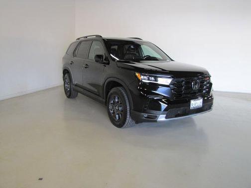 Black 2024 Honda Pilot TrailSport