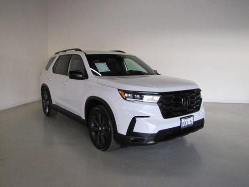 2023 Honda Pilot 2WD Sport