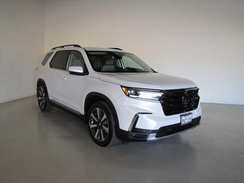 2024 Honda Pilot Touring 8-Passenger