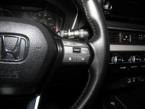 2024 Honda Pilot Touring 8-Passenger