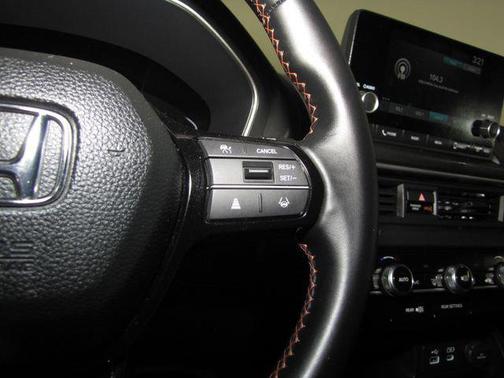 White 2025 Honda Pilot Sport