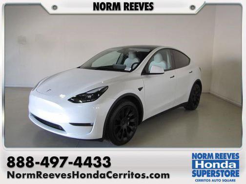 White 2023 Tesla Model Y