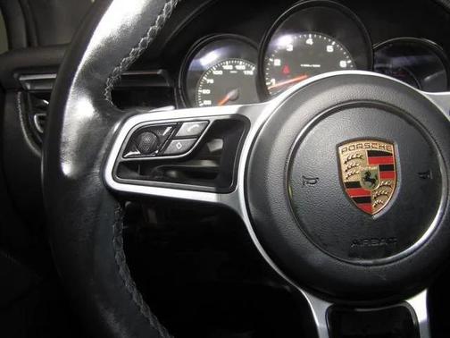 White 2021 Porsche Macan Macan