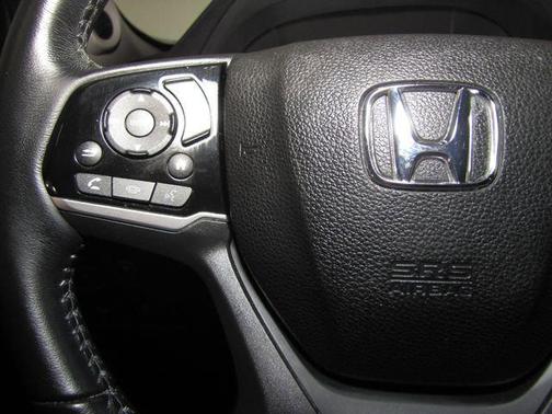 White 2021 Honda Pilot Touring 8-Passenger