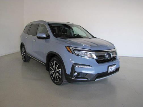 2022 Honda Pilot Touring 8-Passenger