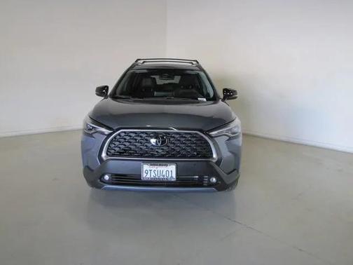 2025 Toyota Corolla Cross XLE