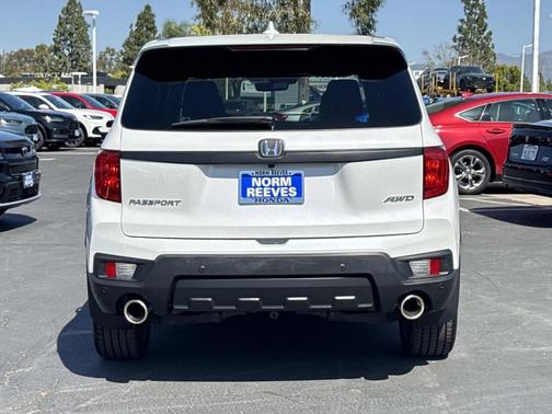 White 2023 Honda Passport AWD EX-L