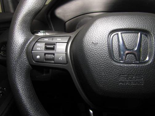 White 2023 Honda HR-V LX