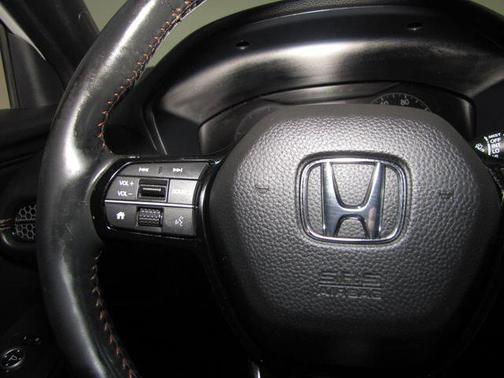 White 2023 Honda HR-V 2WD Sport