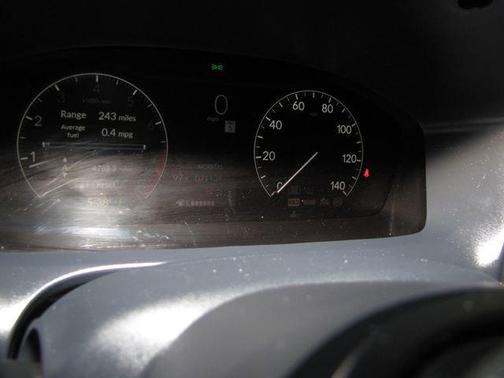 White 2023 Honda HR-V 2WD Sport