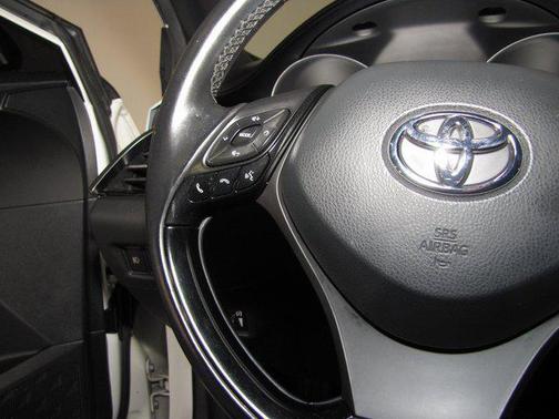 2018 Toyota C-HR XLE Premium