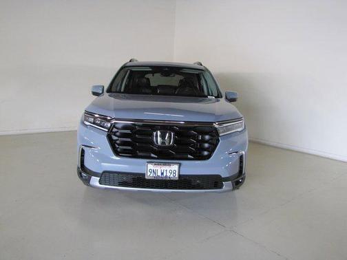 2023 Honda Pilot Touring 8-Passenger