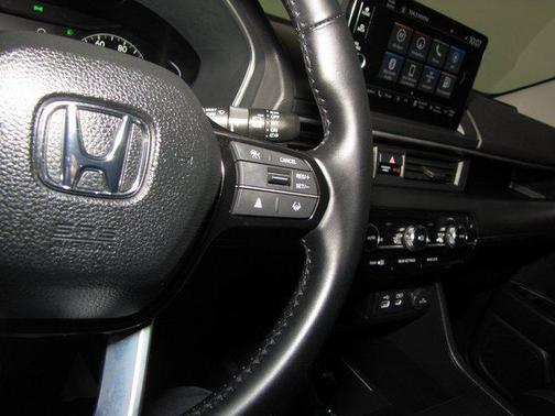 2023 Honda Pilot Touring 8-Passenger