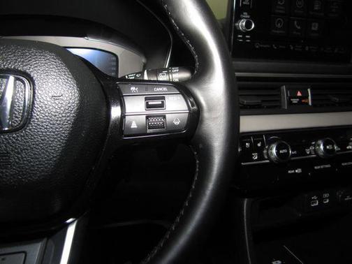 Silver 2023 Honda Pilot AWD Elite