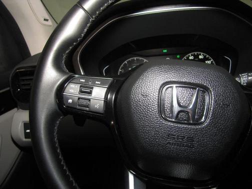 Silver 2023 Honda Pilot Touring 8-Passenger