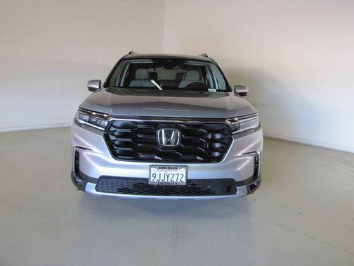 Silver 2023 Honda Pilot Touring 8-Passenger