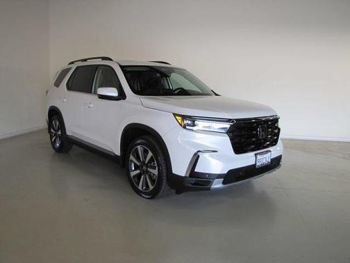 White 2025 Honda Pilot Touring 8-Passenger
