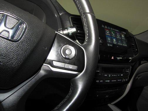 2022 Honda Pilot Touring 8-Passenger