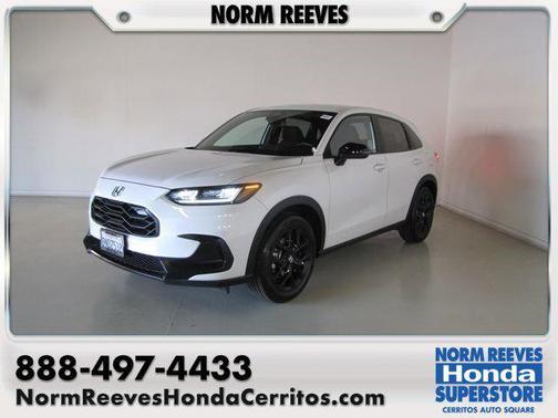 White 2024 Honda HR-V 2WD Sport