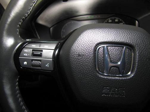 White 2025 Honda HR-V EX-L
