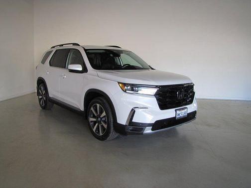 2024 Honda Pilot Touring 8-Passenger