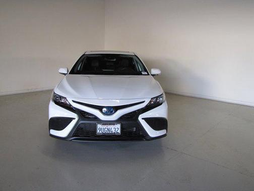 2024 Toyota Camry Hybrid SE