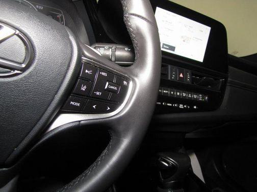 2023 Lexus ES 350 Base
