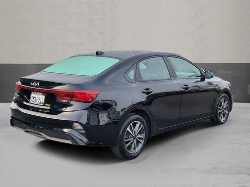 Black 2024 Kia Forte LXS