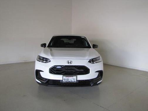 White 2025 Honda HR-V 2WD Sport