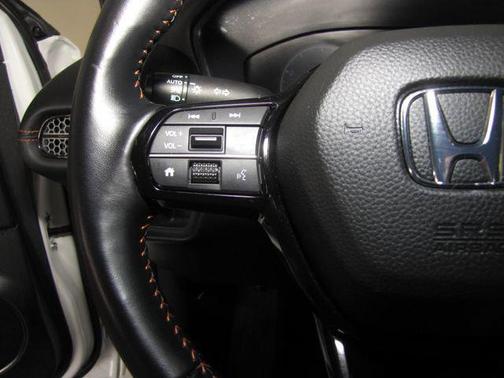 White 2025 Honda HR-V 2WD Sport