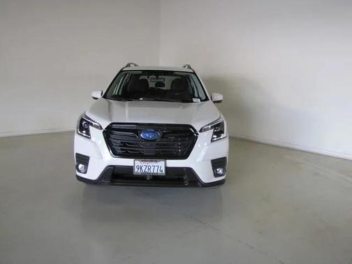 White 2024 Subaru Forester Premium