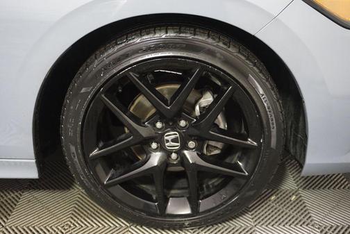 Photo 4 of 32 of 2022 Honda Civic Sport
